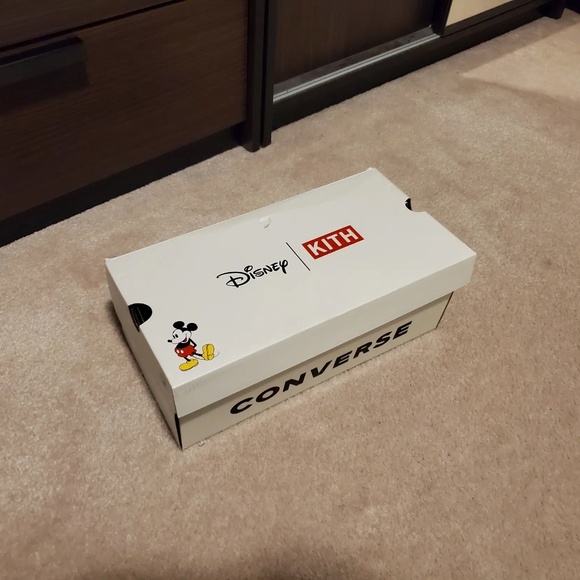 BRAND NEW IN BOX CONVERSE X KITH MICKEY MOUSE CHUCK 70 SNEAKERS - Picture 5 of 5